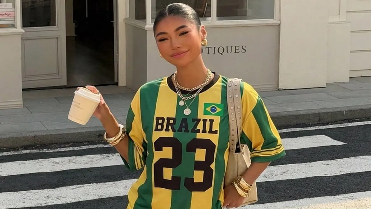 Giới trẻ diện mốt áo đấu mùa World Cup