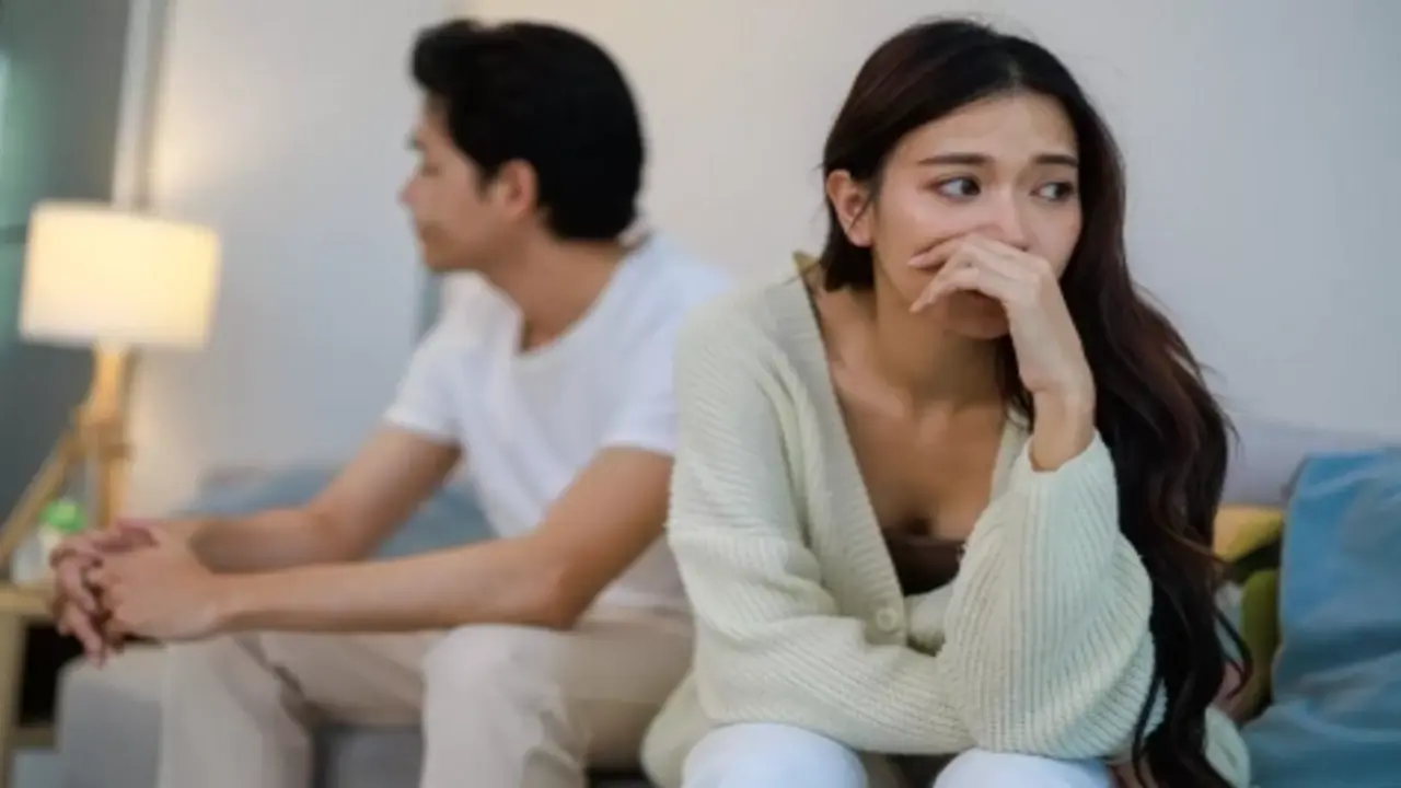 Góc khuất ngoại tình nhìn từ một lễ tân khách sạn