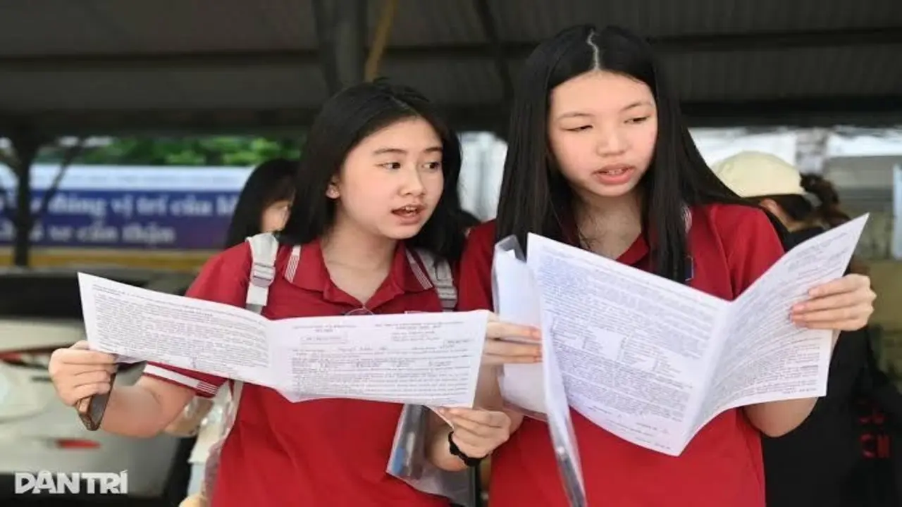 Hà Nội: 3 bước tra cứu điểm thi vào lớp 10 trên ứng dụng iHanoi
