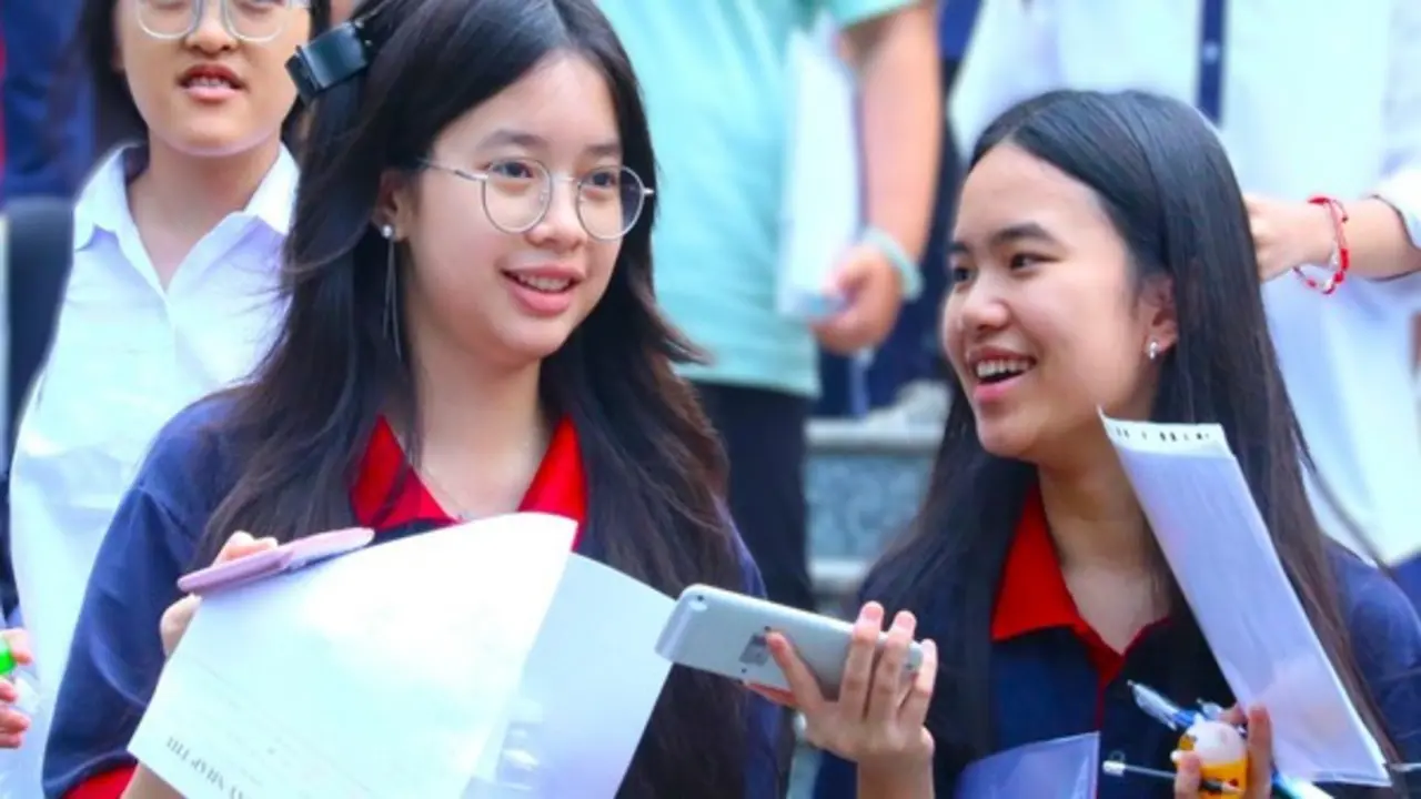 Hà Nội công bố 16 thủ khoa lớp 10 chuyên: Lộ diện những gương mặt xuất sắc nhất kỳ thi năm nay
