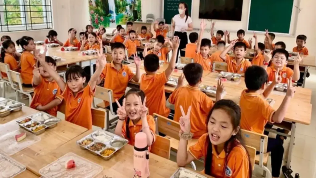 Hà Nội dự kiến nâng mức hỗ trợ bữa ăn bán trú cho học sinh tiểu học