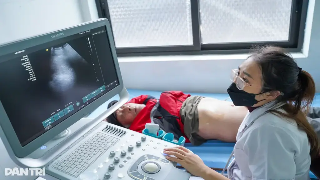 Hà Nội hỗ trợ hàng trăm triệu đồng để thu hút bác sĩ về trạm y tế