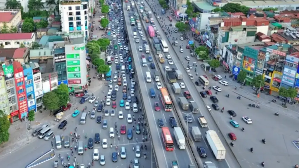 Hà Nội: Nhiều gối cầu Vành đai 3 trên cao bị xô lệch, phải chèn thớt gỗ