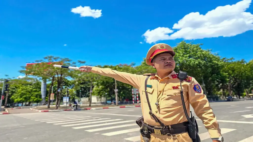 Hà Nội tạm cấm nhiều tuyến đường trong hai ngày