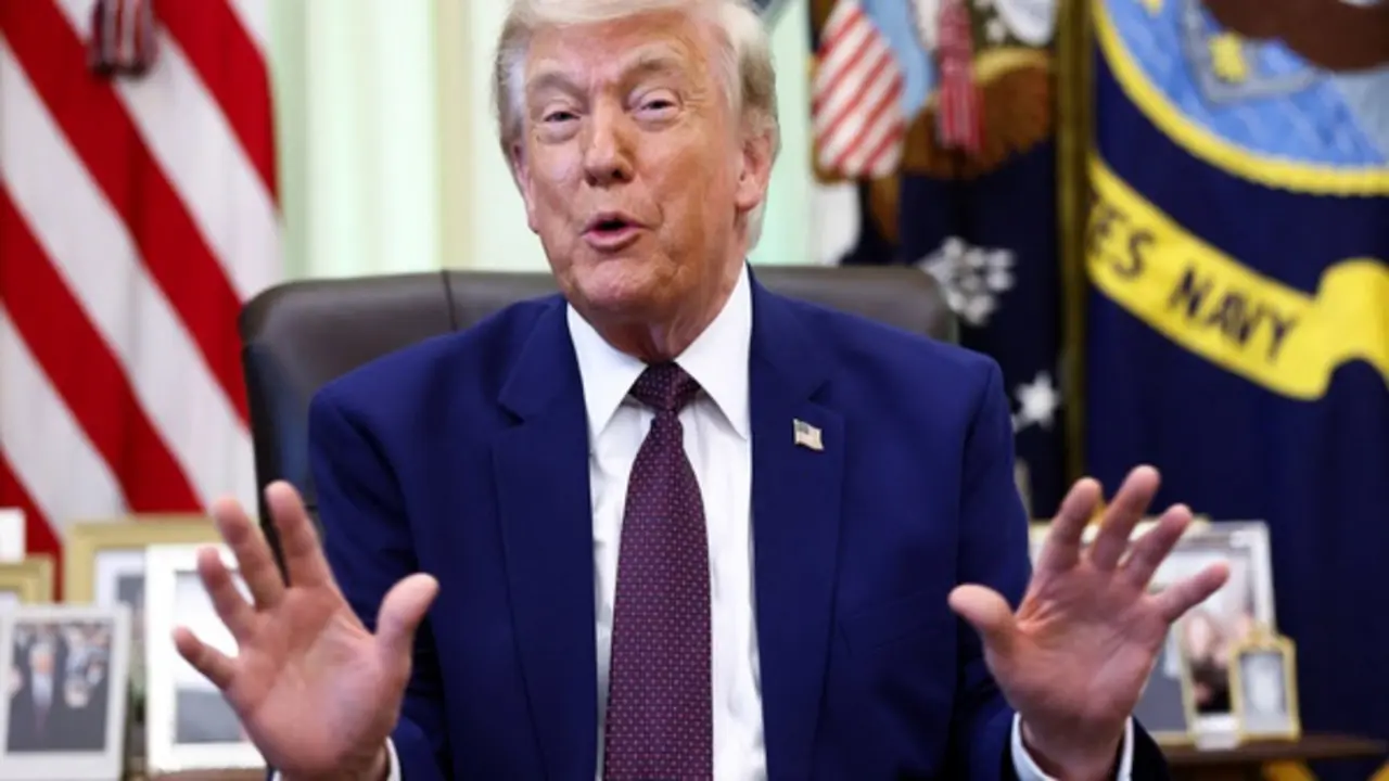Hạ viện 'tuýt còi' quyền chiến tranh của ông Trump với Iran