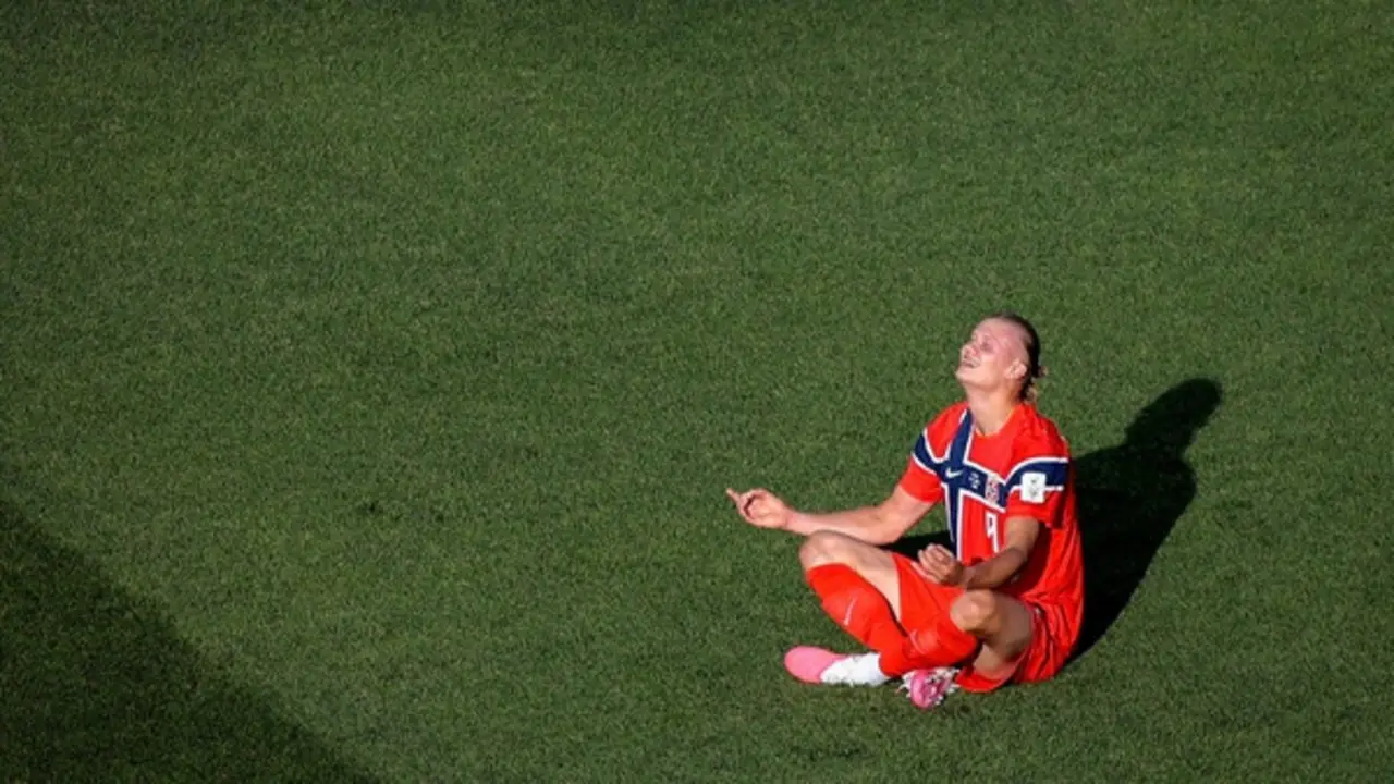 Haaland tỉnh queo 'mặc kệ' nếu Na Uy thua Pháp, lập kỷ lục ăn đứt Messi, Ronaldo, Mbappe