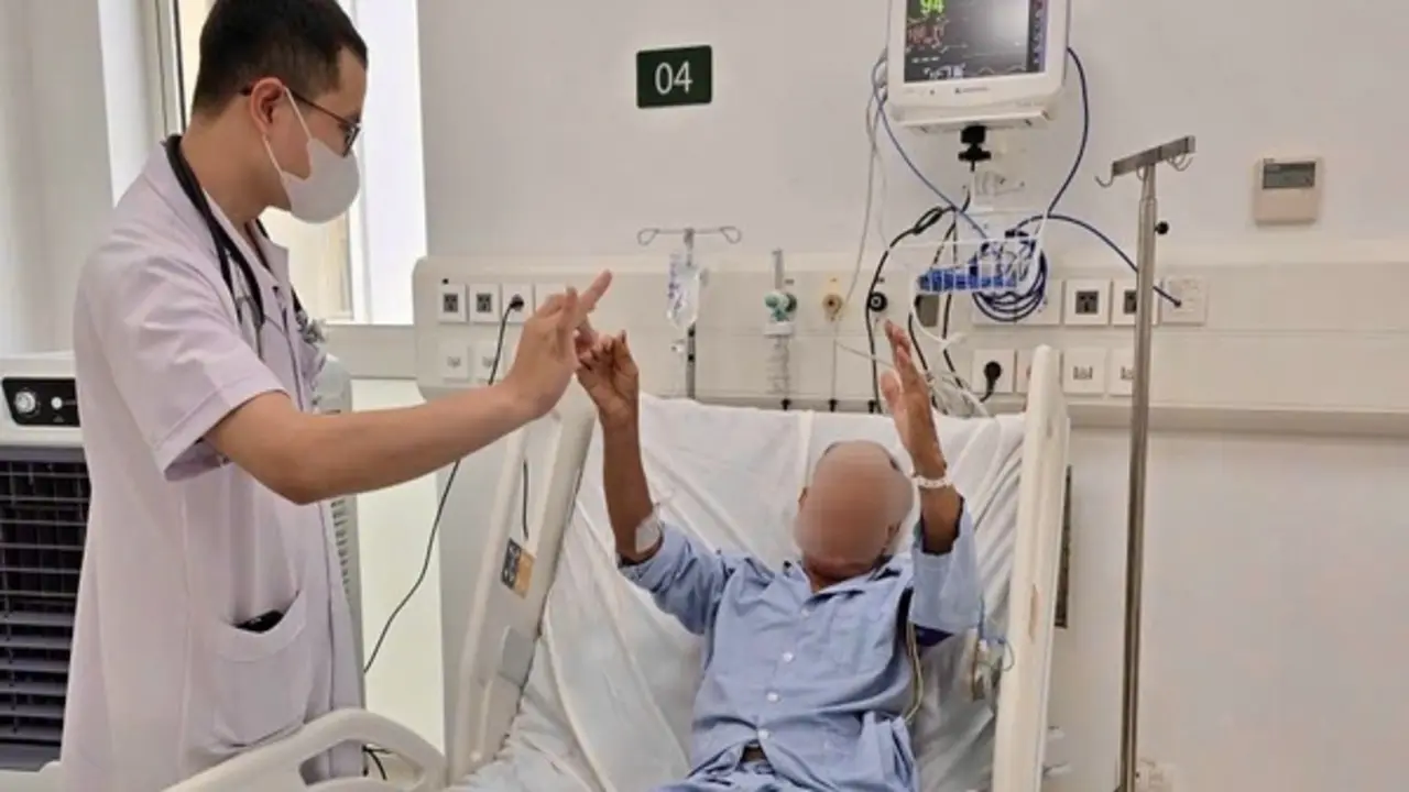 Hai bệnh nhân đột quỵ được cấp cứu thành công tại Bệnh viện Bạch Mai Ninh Bình