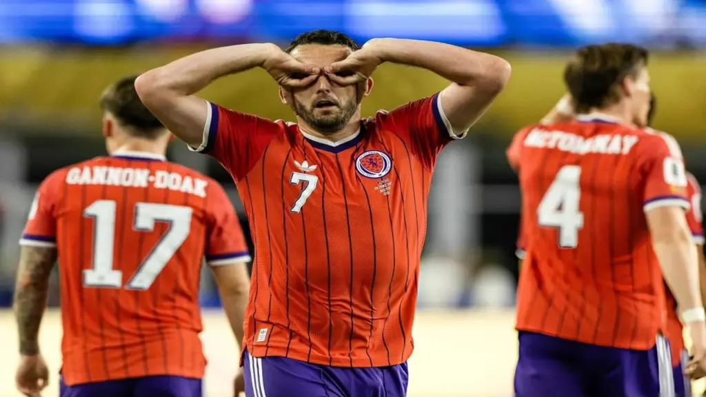 Haiti 0-1 Scotland (hiệp 2): Hai đội ăn miếng trả miếng