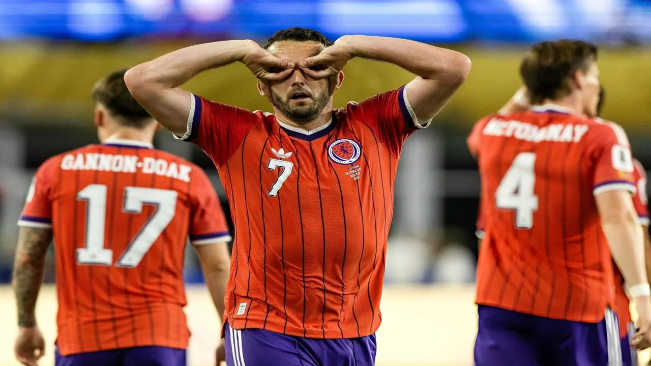 Haiti 0-1 Scotland (hiệp 2): Hai đội ăn miếng trả miếng