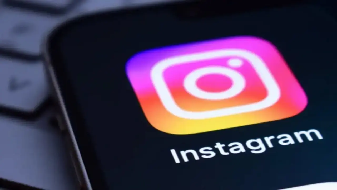 Hàng loạt tài khoản Instagram của người nổi tiếng bị hack theo cách khó tin