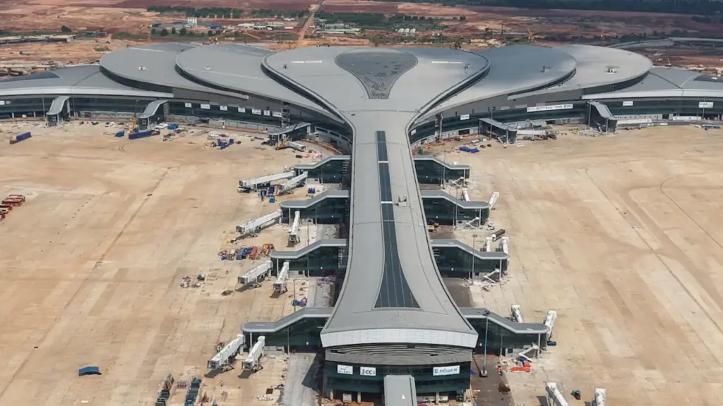Hàng trăm quân nhân hỗ trợ thi công sân bay Long Thành