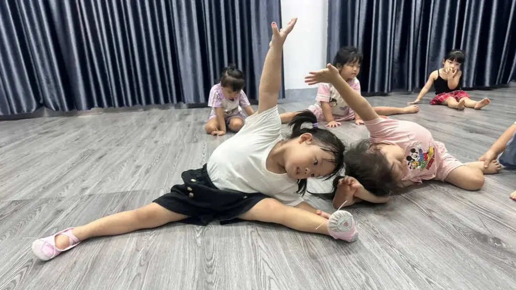 Hành trình cai nghiện game, mạng xã hội - Kỳ 5: Cha mẹ cai nghiện điện thoại trước rồi hãy dạy con