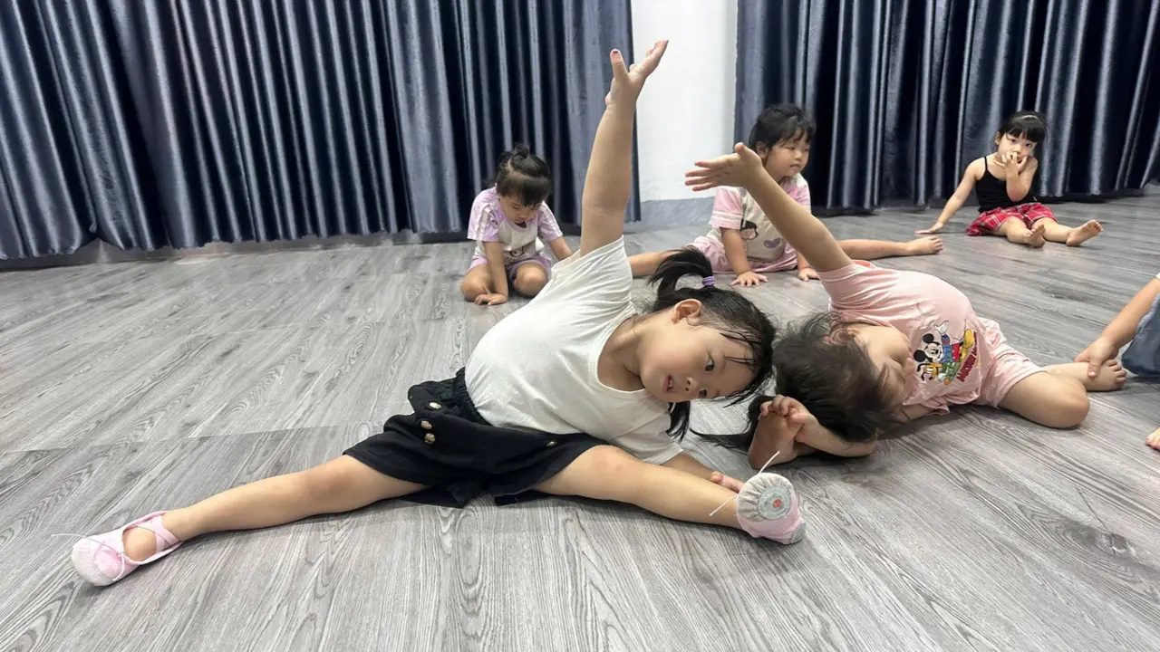 Hành trình cai nghiện game, mạng xã hội - Kỳ 5: Cha mẹ cai nghiện điện thoại trước rồi hãy dạy con