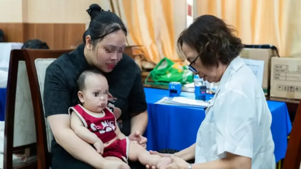 'Hành trình yêu thương' chung tay chăm sóc sức khỏe gia đình Việt