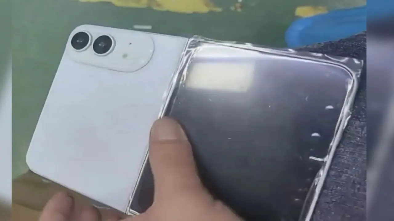 Hé lộ màu sắc và thiết kế iPhone màn hình gập đầu tiên của Apple