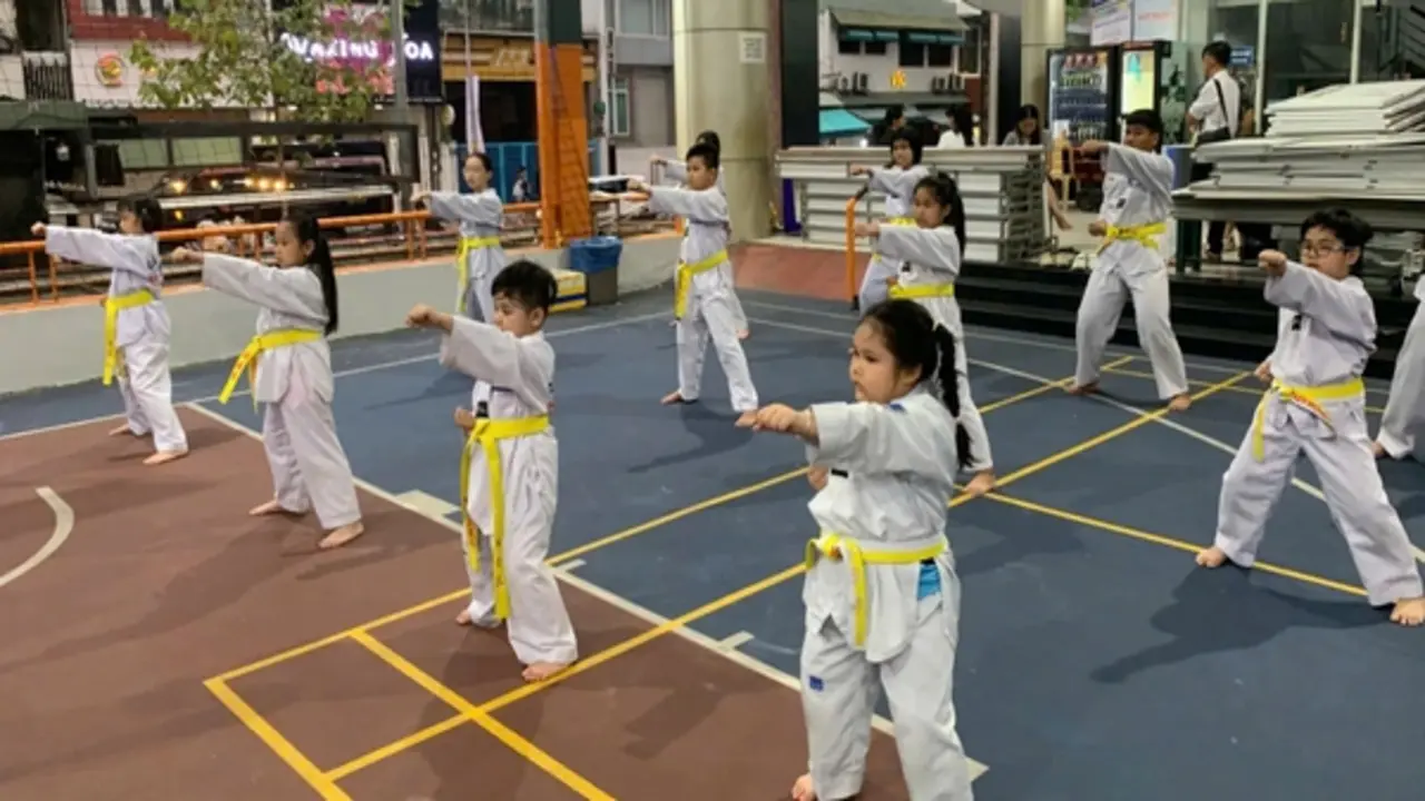 Hè này cho con học võ ở đâu?