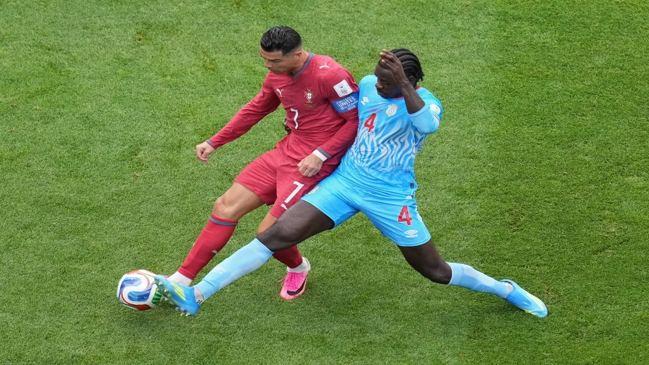 HLV của Bồ Đào Nha bị chê 'sợ Ronaldo'