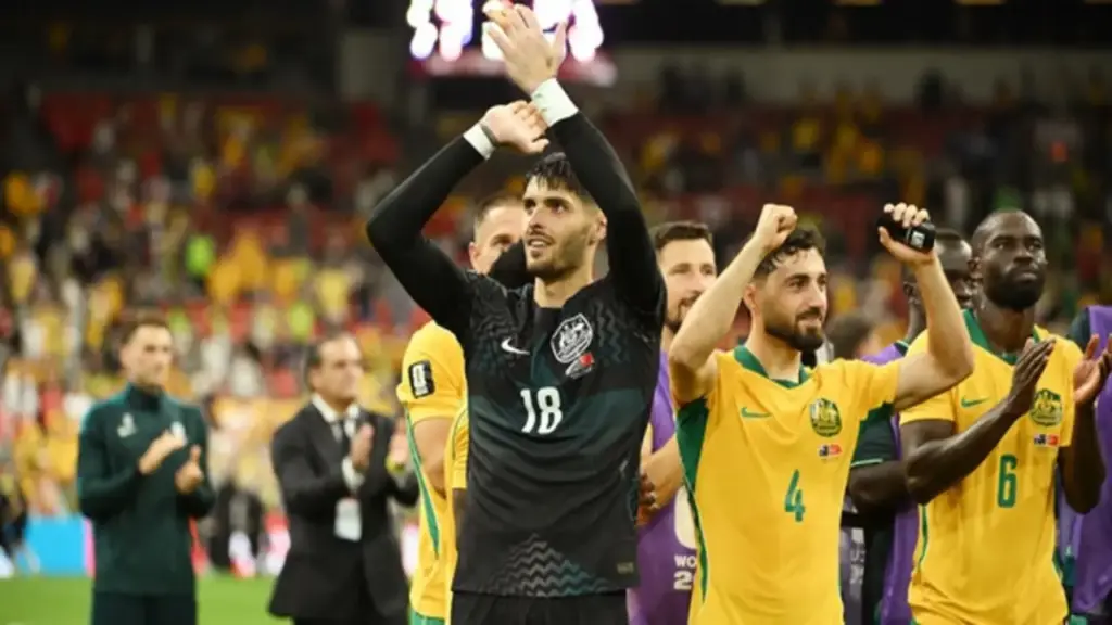 HLV đội tuyển Úc nói hay không thể tả sau địa chấn đánh bại Thổ Nhĩ Kỳ tại World Cup