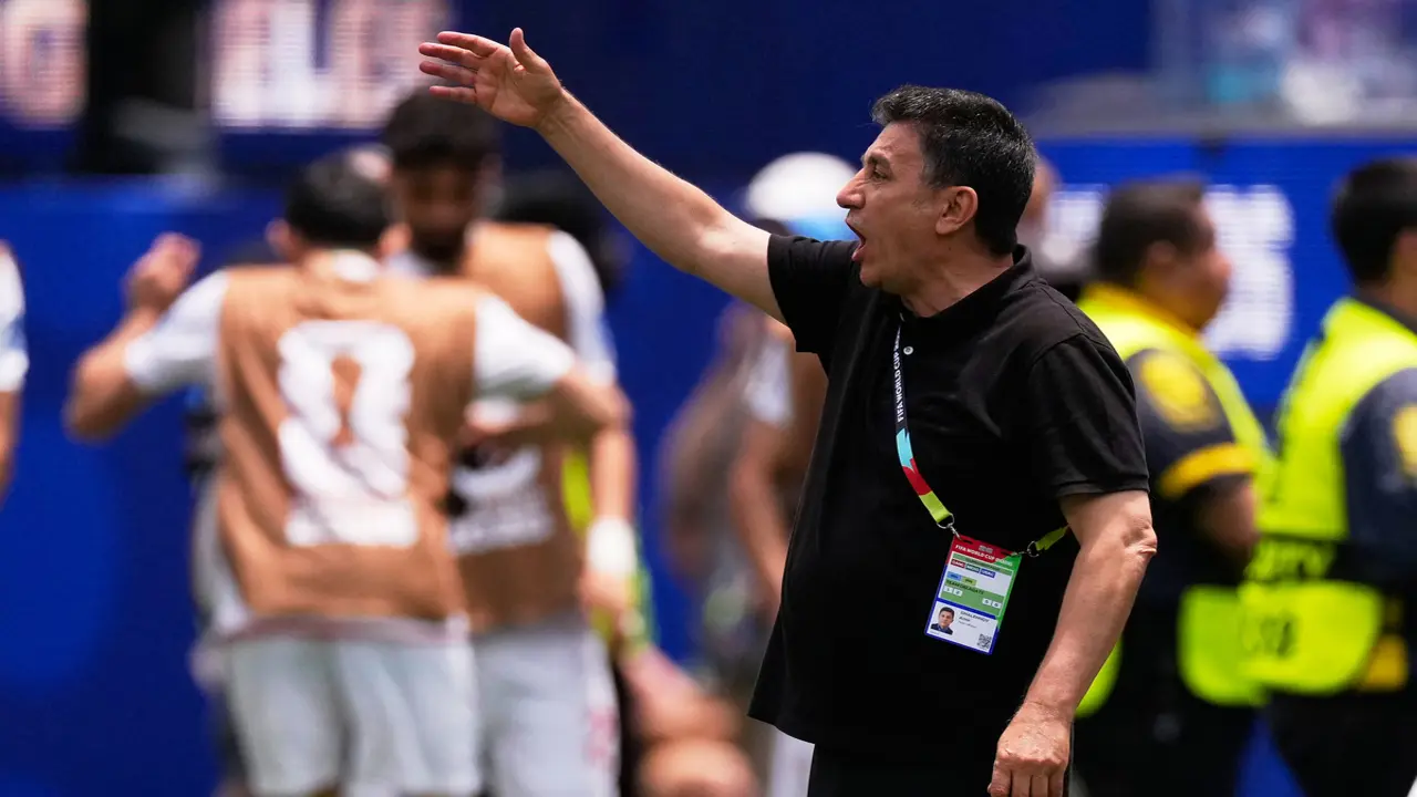 HLV Ghalenoei: 'Iran bất bại là kỳ tích World Cup'