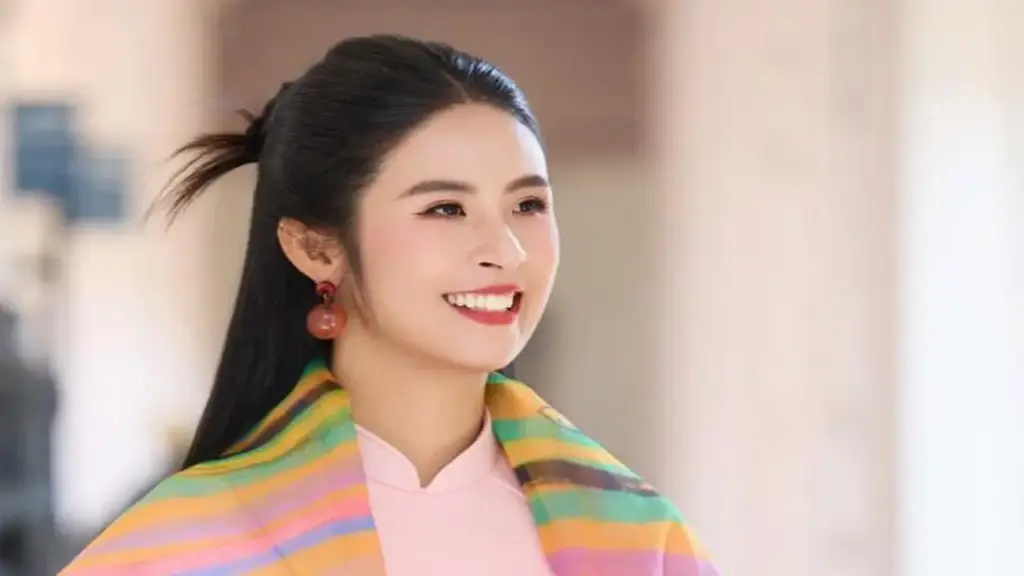 Hoa hậu Ngọc Hân tiếp sức bệnh nhi ung thư: Truyền lửa yêu thương từ trái tim đến trái tim