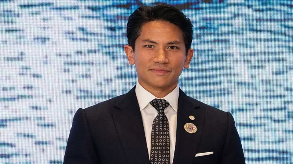 'Hoàng tử đẹp trai nhất' Brunei được bổ nhiệm làm Ngoại trưởng