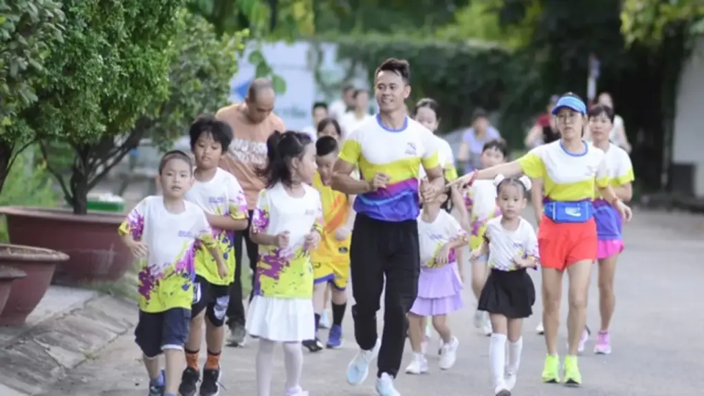 Hoạt động hè miễn phí ở TP.HCM: Cha mẹ rủ con cùng chạy bộ cuối tuần
