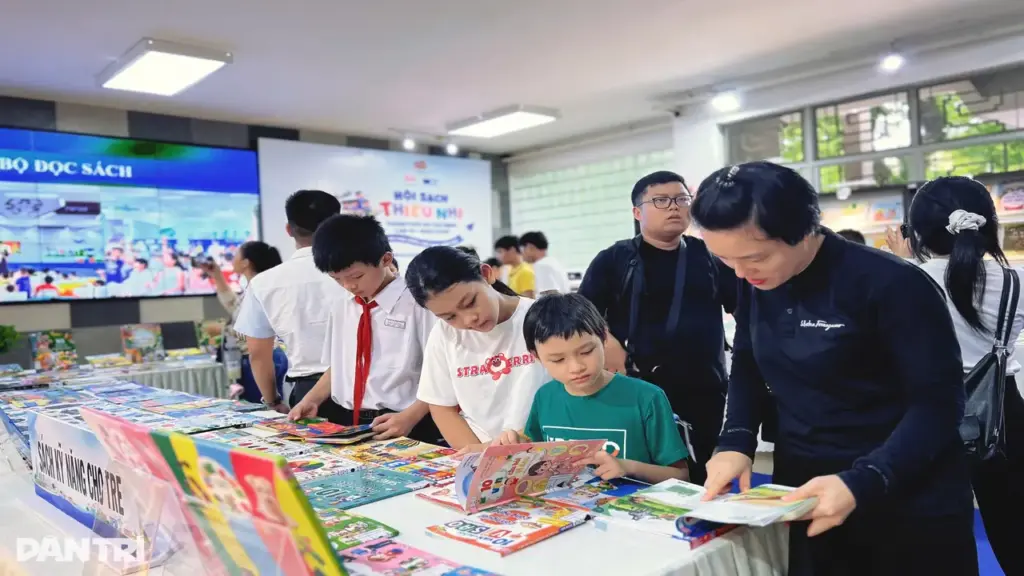 Hội sách Thiếu nhi TPHCM khai mạc, lan tỏa văn hóa đọc qua nhiều hoạt động