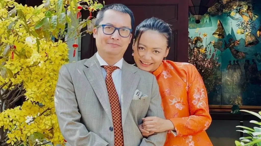 Hồng Ánh: '17 năm không có con, vợ chồng tôi vẫn hạnh phúc'