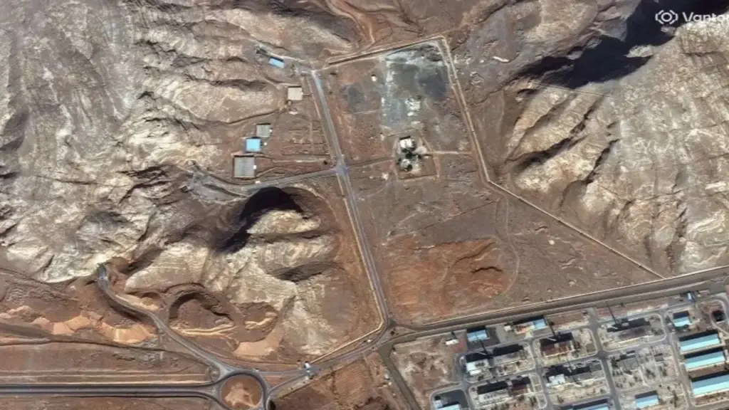 Iran chôn chặt kho uranium do lo ngại lực lượng Mỹ đổ bộ