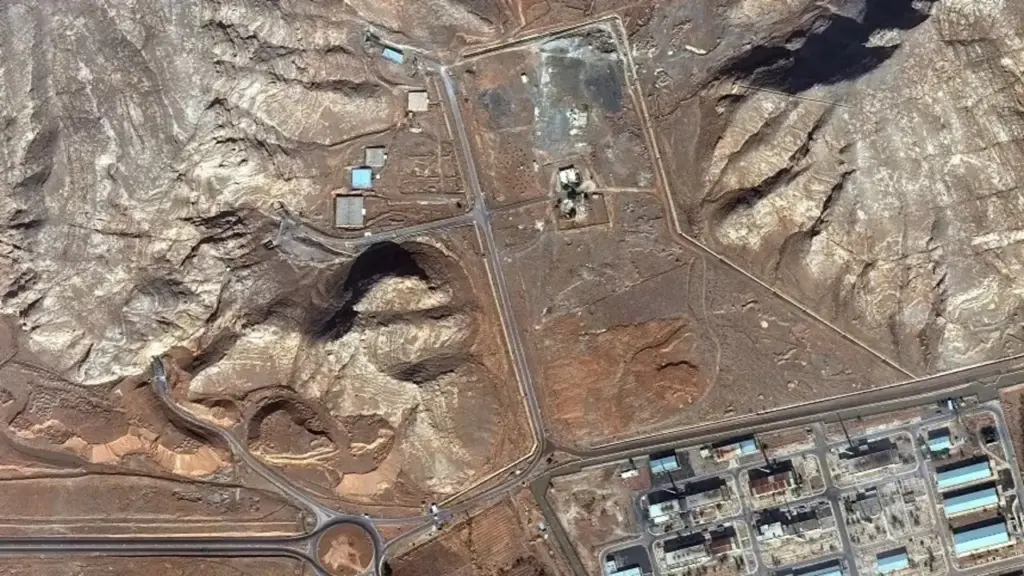 Iran có thể đã gài mìn, đánh sập đường hầm chứa uranium