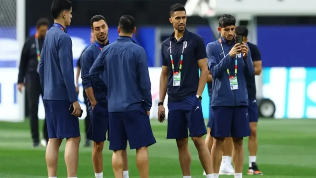 Iran đã đến Mỹ sẵn sàng trận ra quân World Cup 2026, chuyến bay chở Uruguay bất ngờ bị hoãn