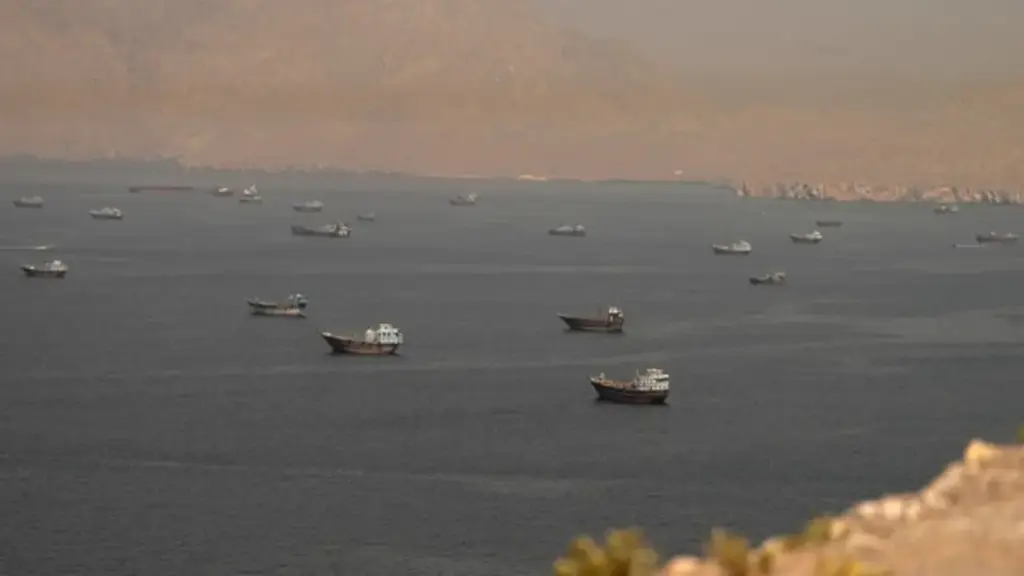 Iran lại đóng cửa eo biển Hormuz
