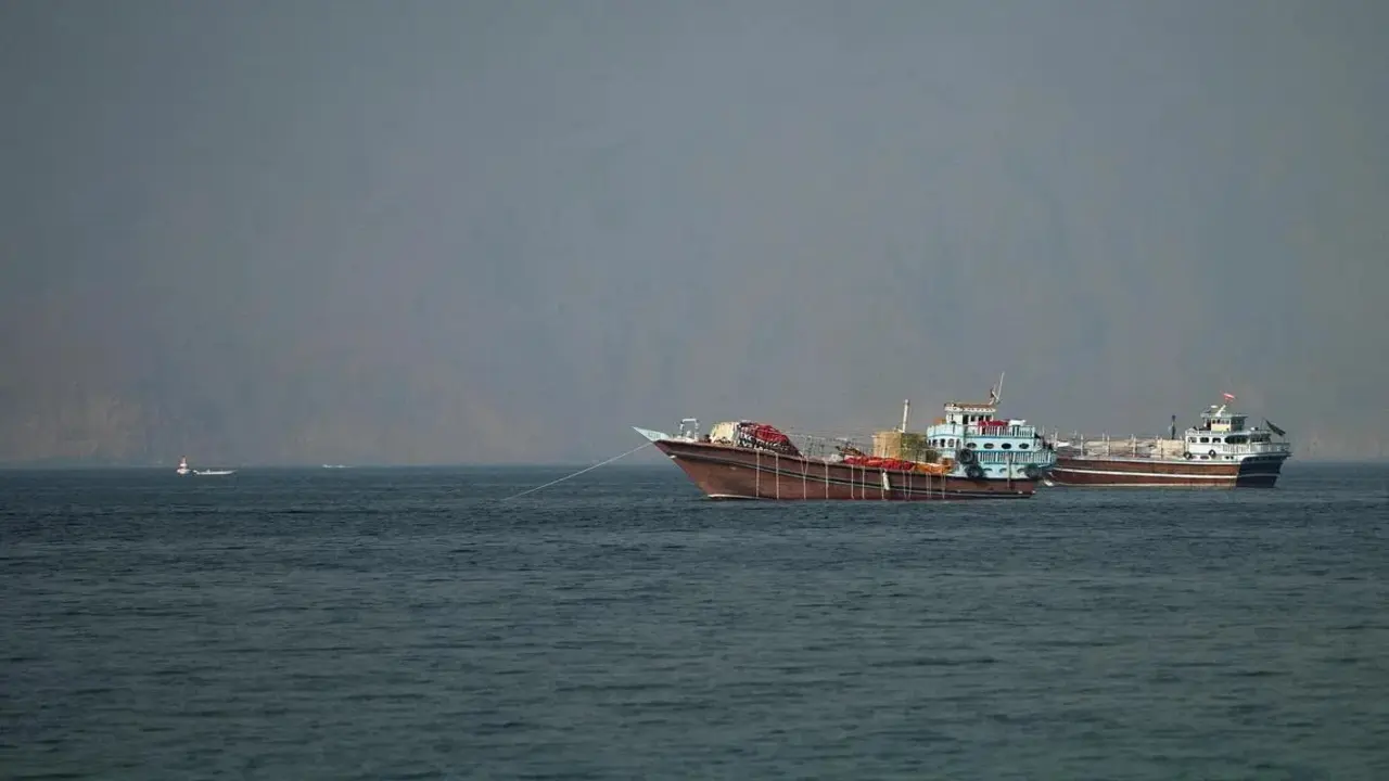 Iran, Oman lần đầu họp bàn về quản lý eo biển Hormuz