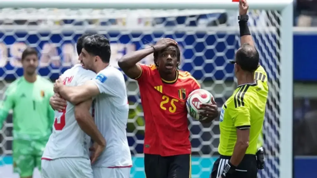 Iran quá kiên cường, Bỉ gây thất vọng và mắc sai lầm nghiêm trọng: Hòa 0-0
