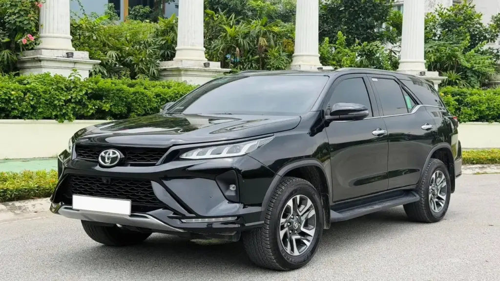 Khách Việt không còn cơ hội mua Fortuner máy dầu, thêm lợi thế cho Everest