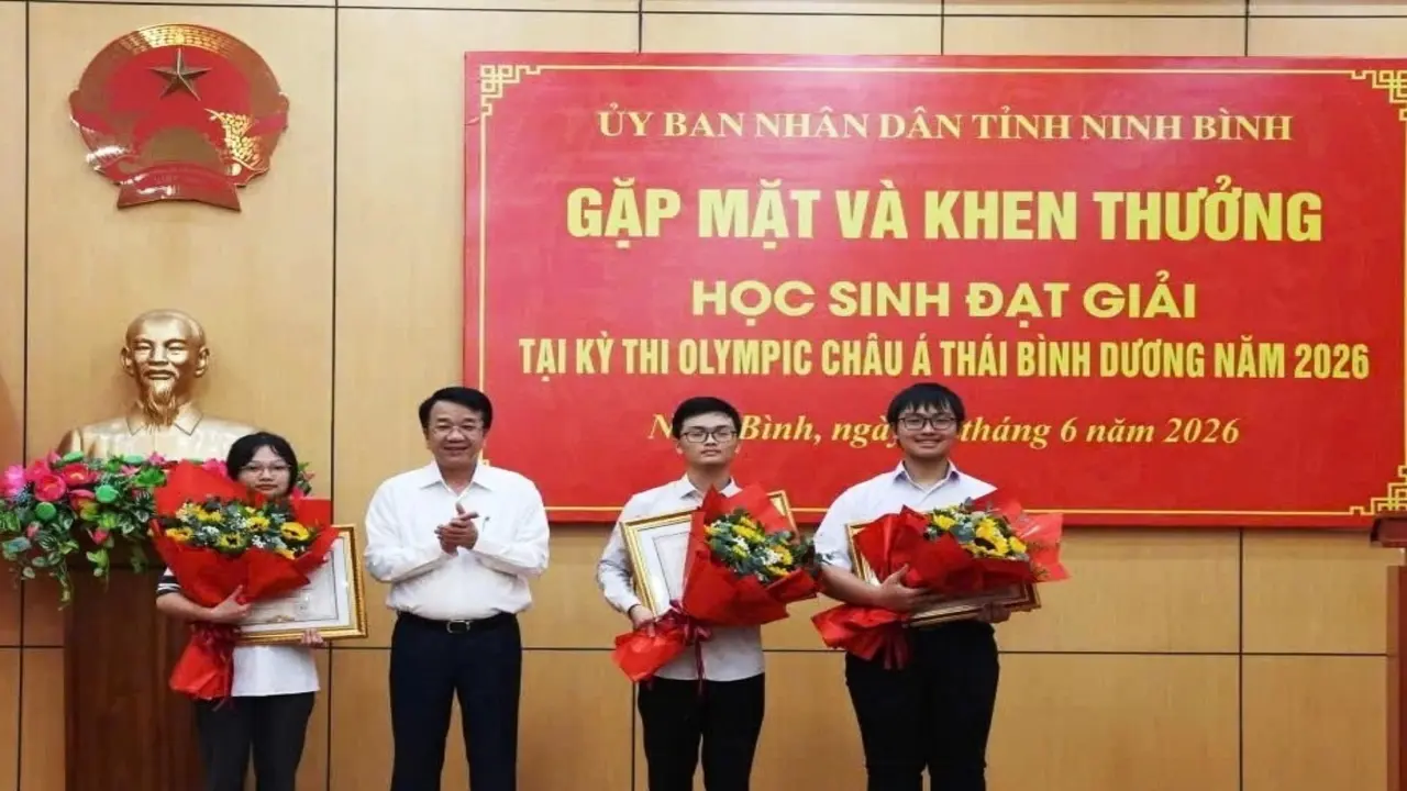 Khen thưởng học sinh đoạt huy chương Olympic châu Á - Thái Bình Dương