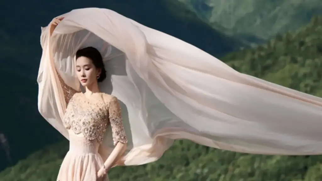 Khoảnh khắc "tiên nữ hạ giới" của Lưu Thi Thi