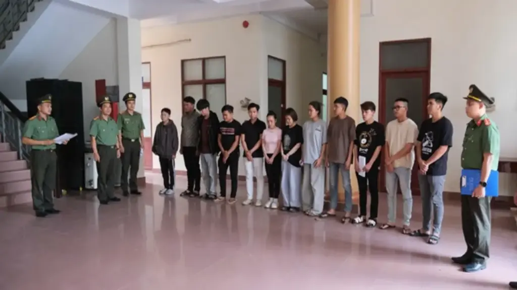 Khởi tố 12 bị can mua bán trái phép hơn 3.500 tài khoản ngân hàng