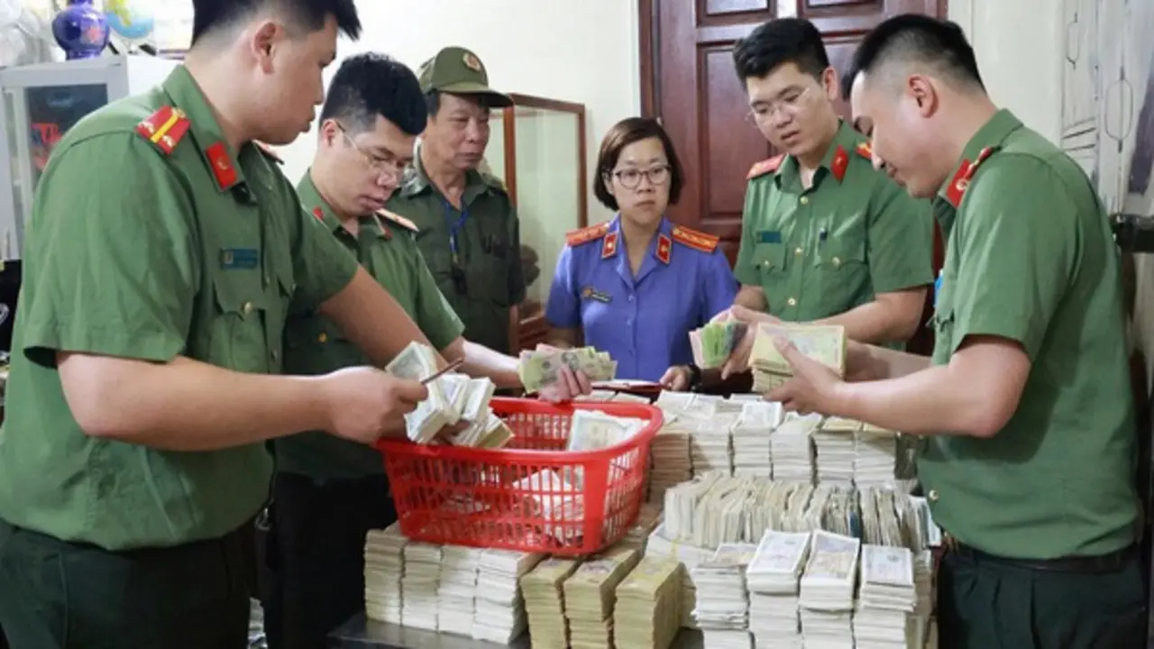 Khởi tố 3 bị can 'rút ruột' hàng tỉ đồng công đức tại đền Kỳ Cùng