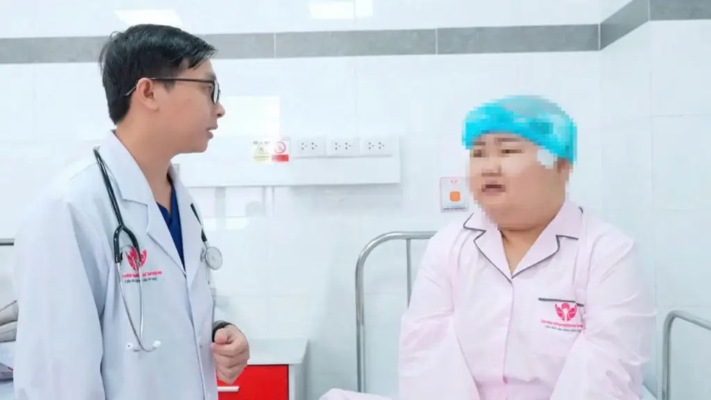 Khối u não khổng lồ chiếm gần 1/4 hộp sọ cô gái