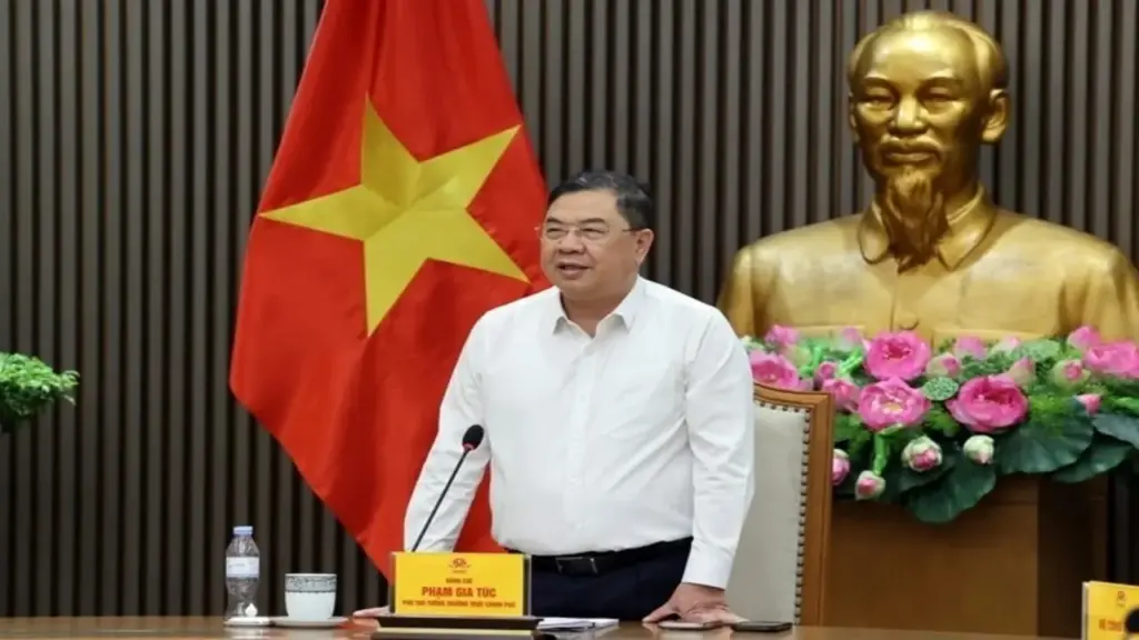 Không để lợi dụng nhập ô tô biếu tặng để trục lợi