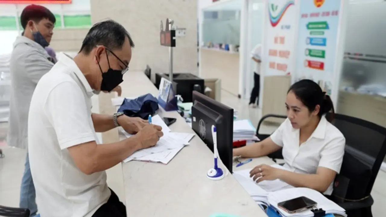 Không nên phân biệt người phụ thuộc khi tính thuế
