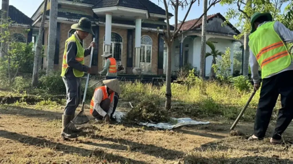Không nhận tiền công, nhóm 5 người trẻ dọn nhà miễn phí suốt gần 4 năm
