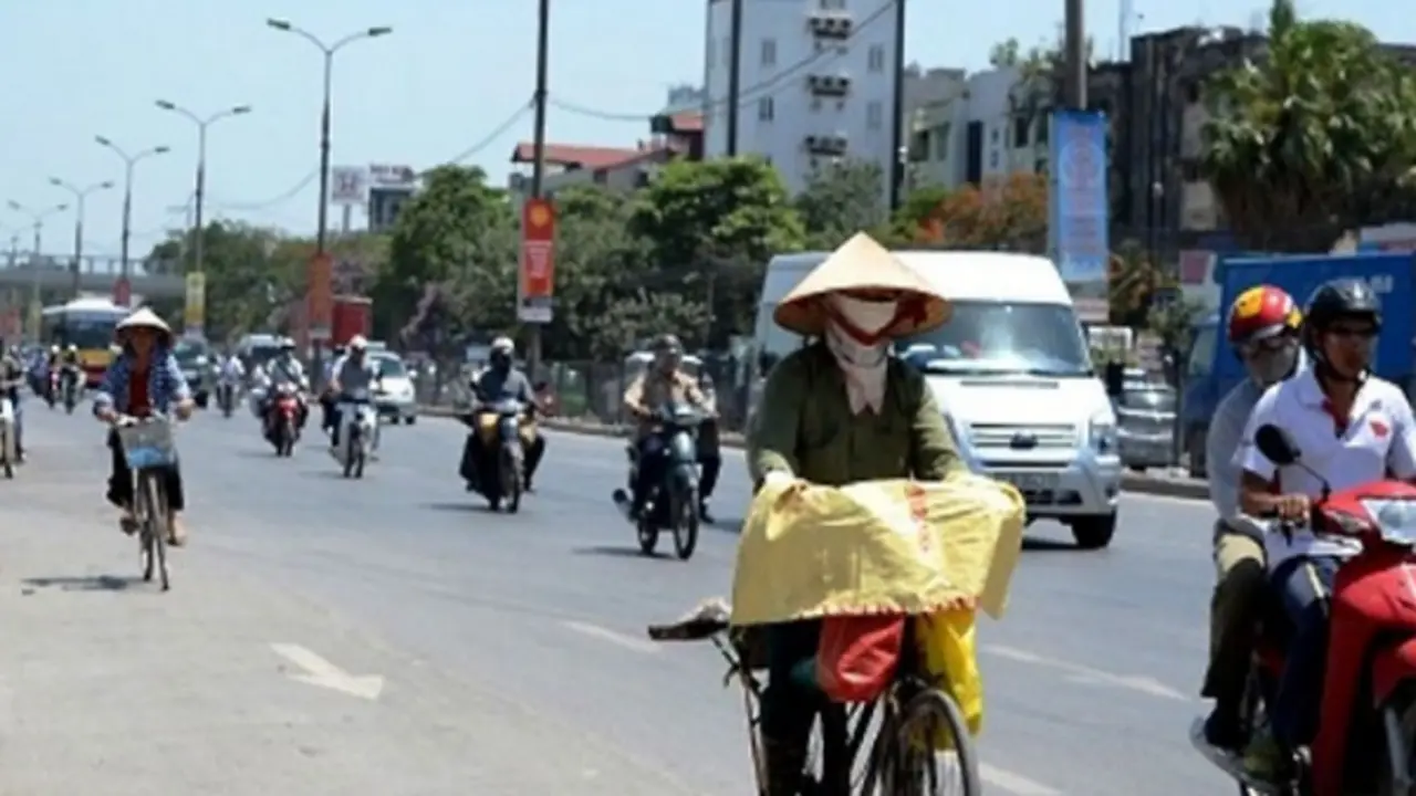 Không phải nhiệt độ, đây mới là nguyên nhân chính khiến miền Bắc oi bức cả ngày