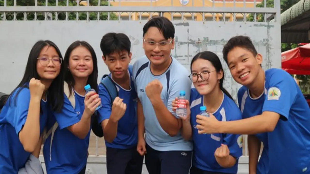 Không phải thí sinh vẫn tự đến điểm thi lớp 10 vì điều này...
