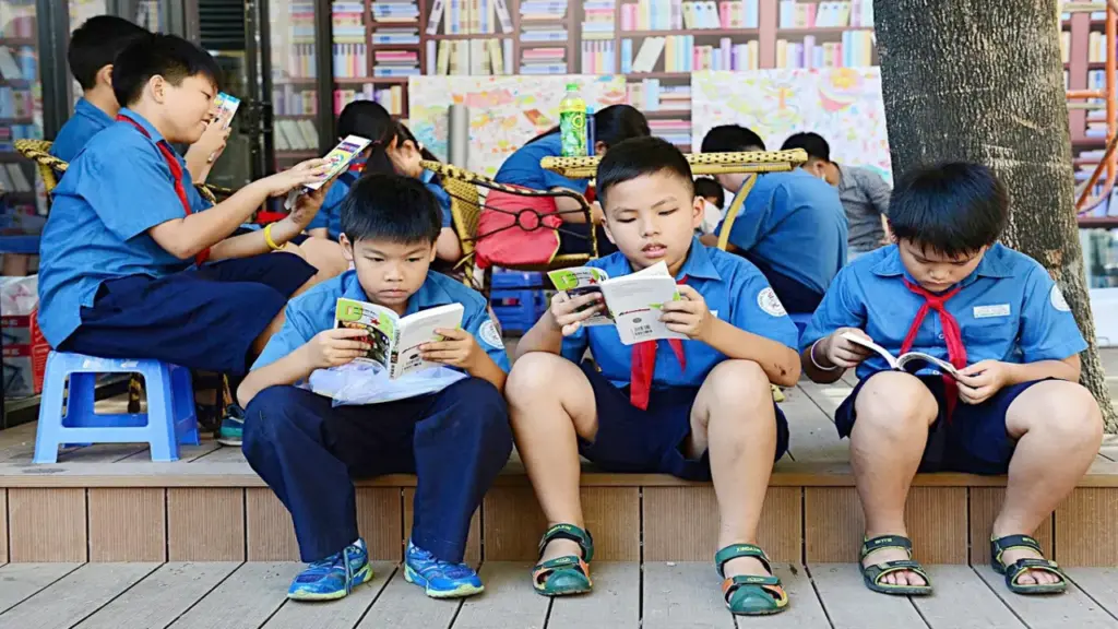 Không thể giao trẻ em cho mạng xã hội: Thay đổi phải bắt đầu từ mỗi gia đình