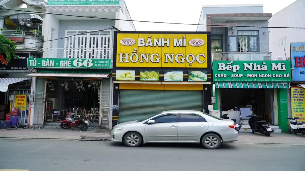 Khuẩn Salmonella khiến gần 300 người nhập viện sau ăn bánh mì