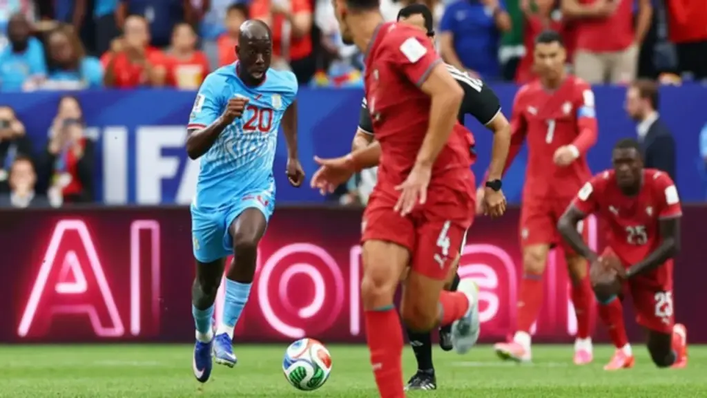 Kinh ngạc nhân vật đặc biệt khiến Bồ Đào Nha và Ronaldo ‘vỡ mộng’ ngày ra quân: Từng bị tạt a xít