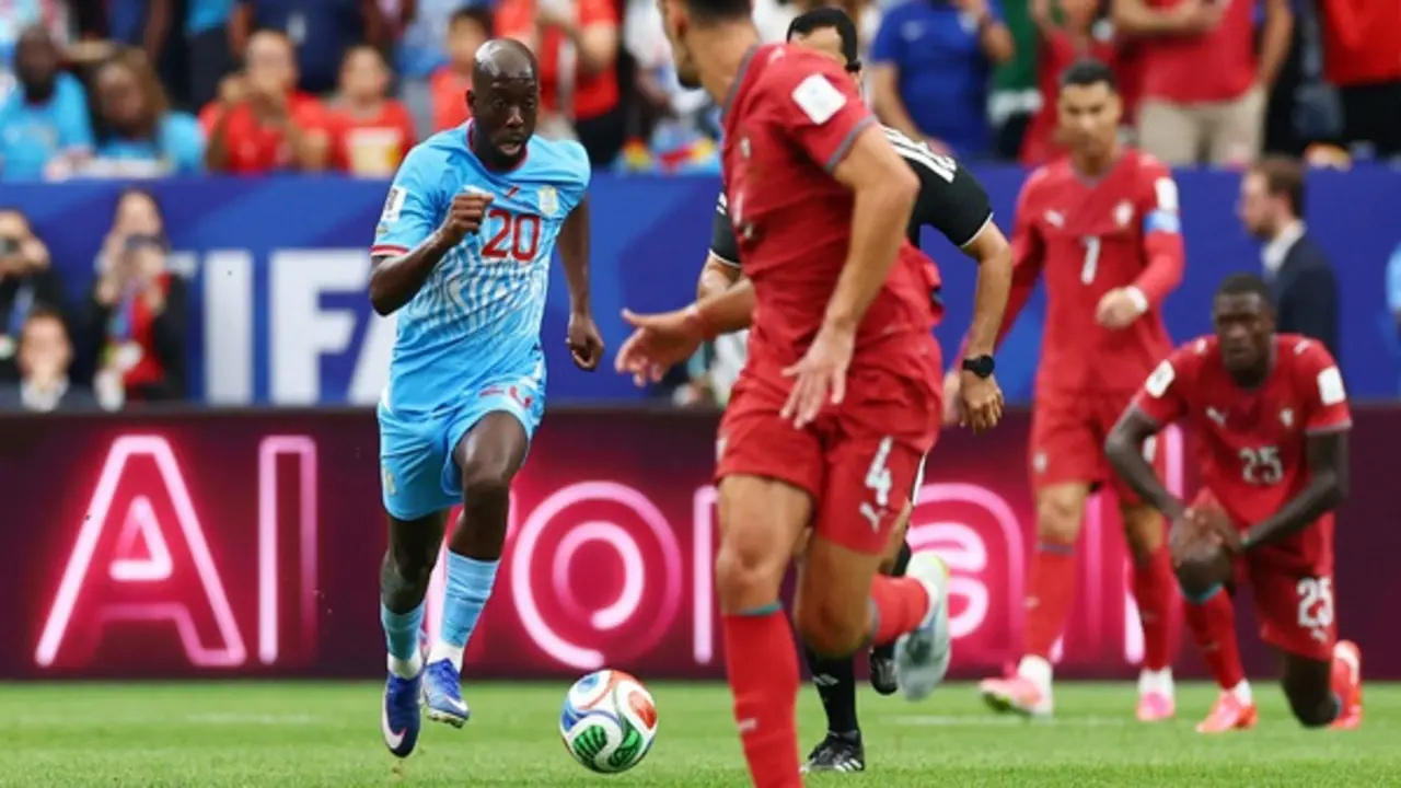 Kinh ngạc nhân vật đặc biệt khiến Bồ Đào Nha và Ronaldo ‘vỡ mộng’ ngày ra quân: Từng bị tạt a xít