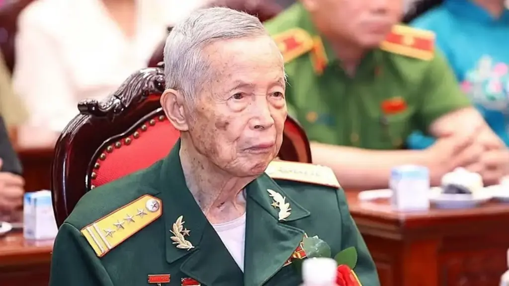 La Văn Cầu, từ cậu bé 'sống cũng như chết' đến anh hùng quân đội